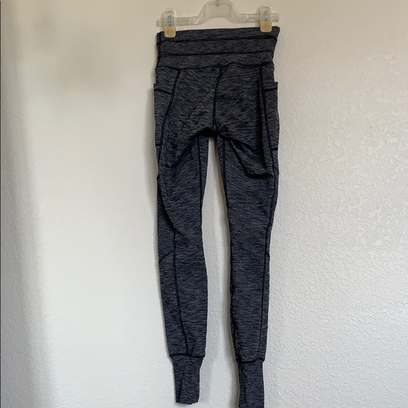 Athleta full length grey legging with side pockets - Picture 2 of 2
